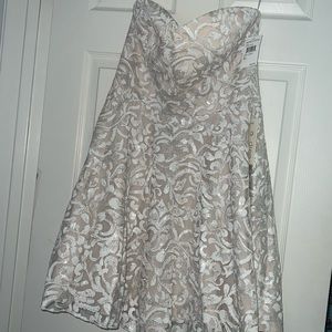 Champagne and white sequin sweetheart cut dress size large A. Drea brand